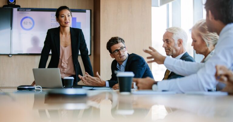 “ఉత్సవ స్థానం కాదు”: సాంకేతిక పరిజ్ఞానం ఉన్న బోర్డు అవసరం